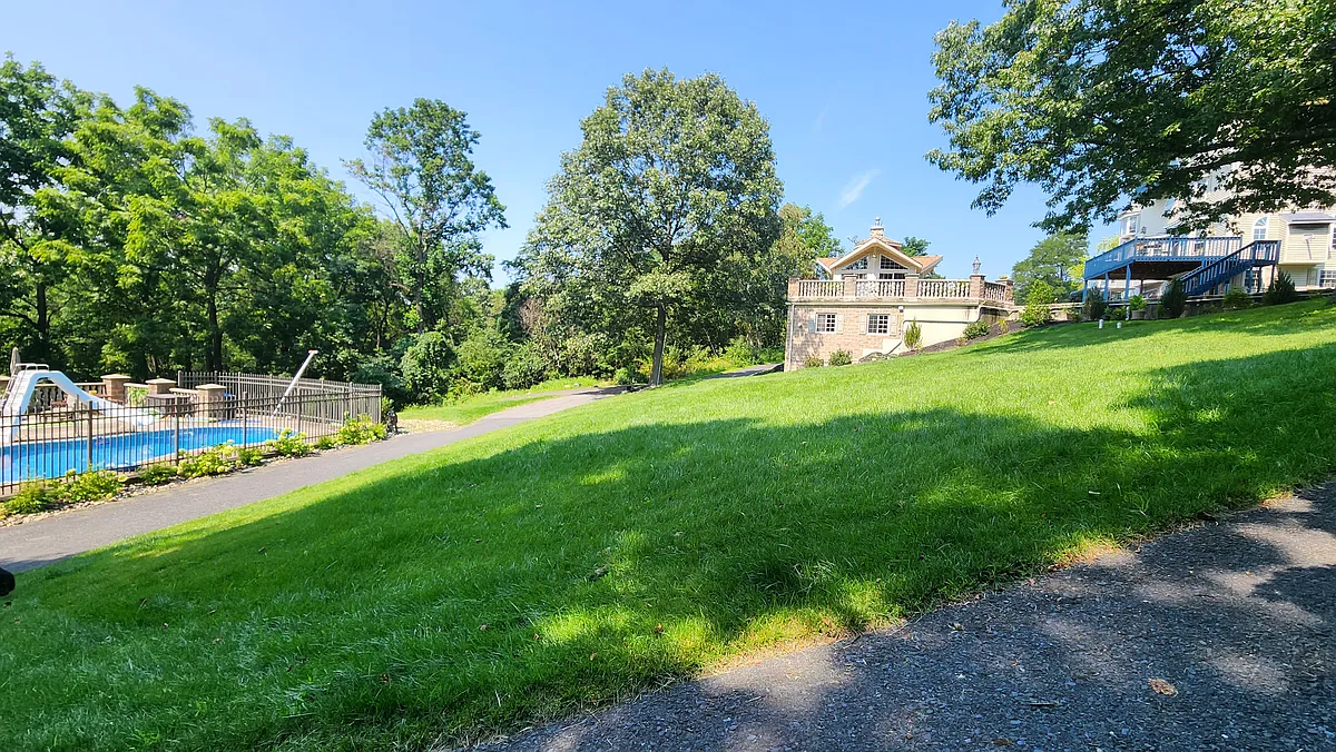 Building Photo - 50 Waltman Loop Ln