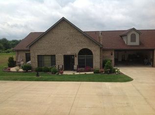 49195 Eagle Dr, East Liverpool, OH 43920