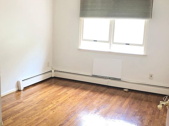 4th image of 63 Whitman Ave