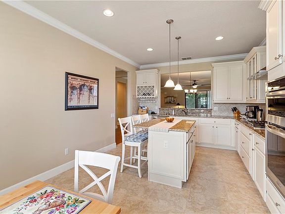 5th image of 613 Cordoba Dr