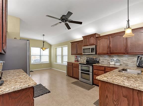 2nd image of 5708 Parkview Hills Ln