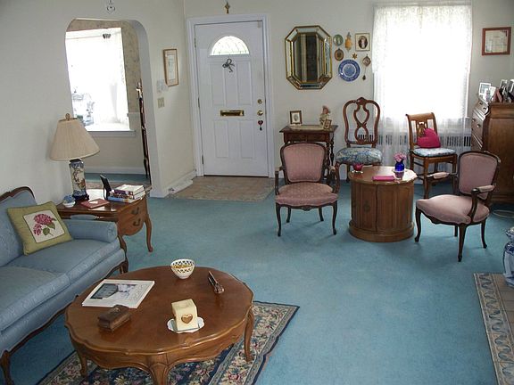 3rd image of 1 Fairfax Ct