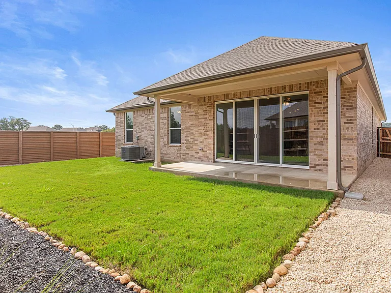 2417 Gabriels Horn Rd — Photo 24