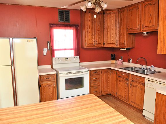 4th image of 303 Hurley St E