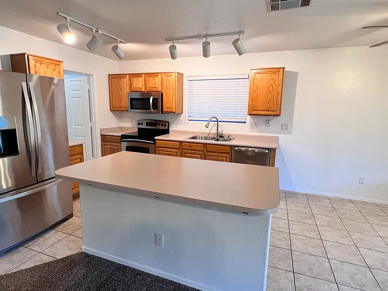 3041 W Horsham Dr — Photo 9