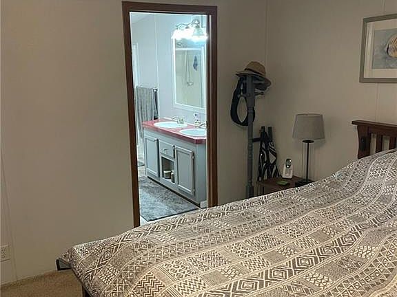 5th image of 110 Coral Ct