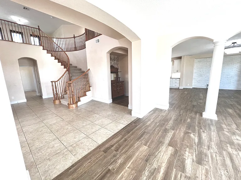7140 Charter Crest St — Photo 12