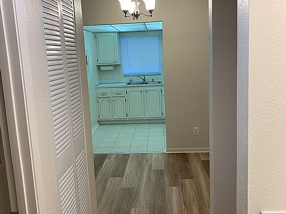5th image of 1100 Martinique Dr APT 204