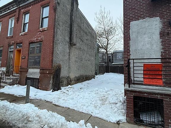 3rd image of 2414 S Marshall St