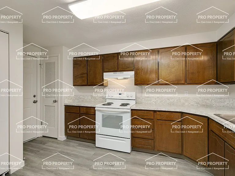 424 W 43rd St — Photo 14
