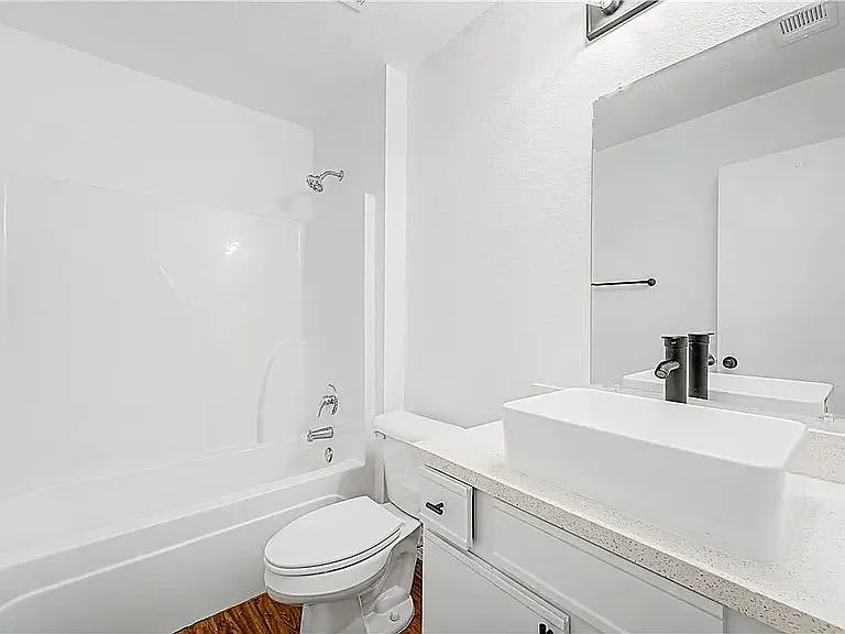 3306 SW Victoria Pl #E — Photo 15