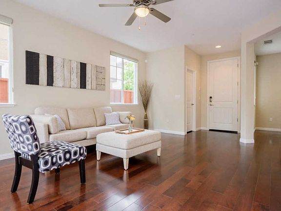 4th image of 505 Thomson Ln
