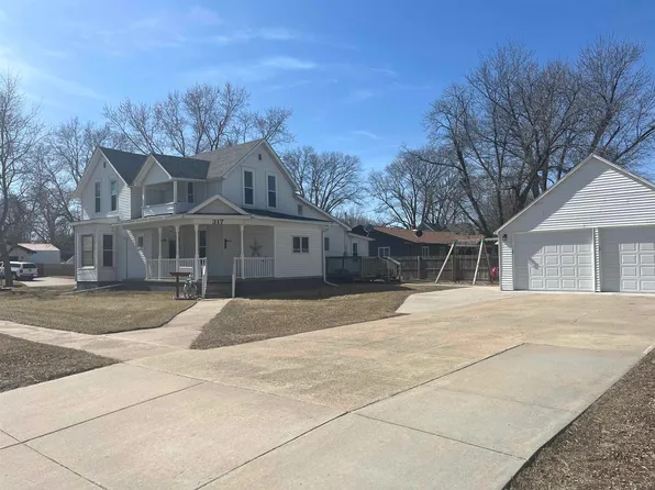 317 S 5th St, Pierce, NE 68767