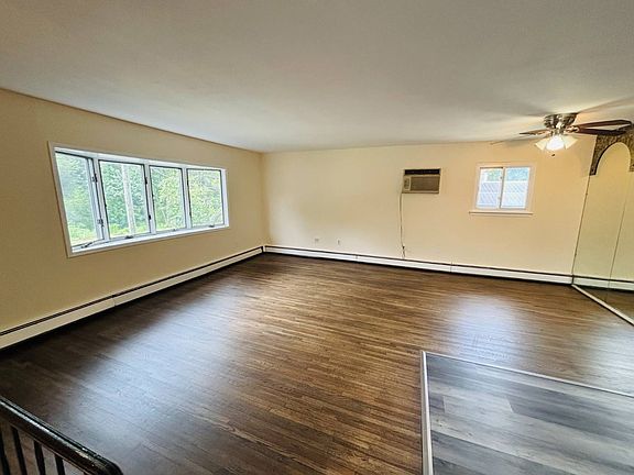 4th image of 537 Lakeway Dr #1