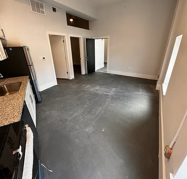 101 S Main St #4 — Photo 3