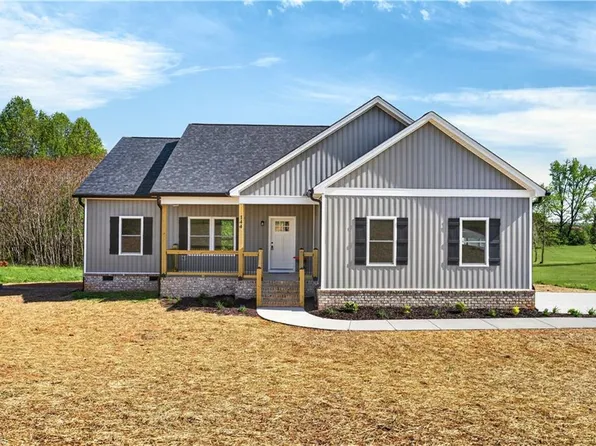 144 Tranquility Ln, Harmony, NC 28634