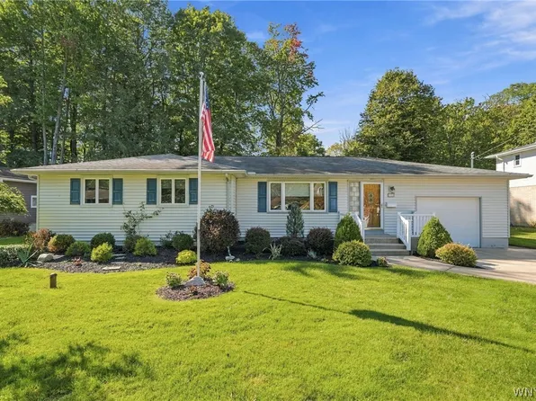 1818 Arlington Dr, Alden, NY 14004