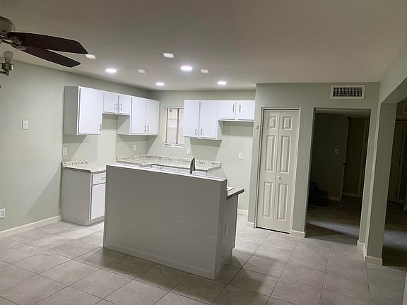 2nd image of 10065 W Campbell Ave