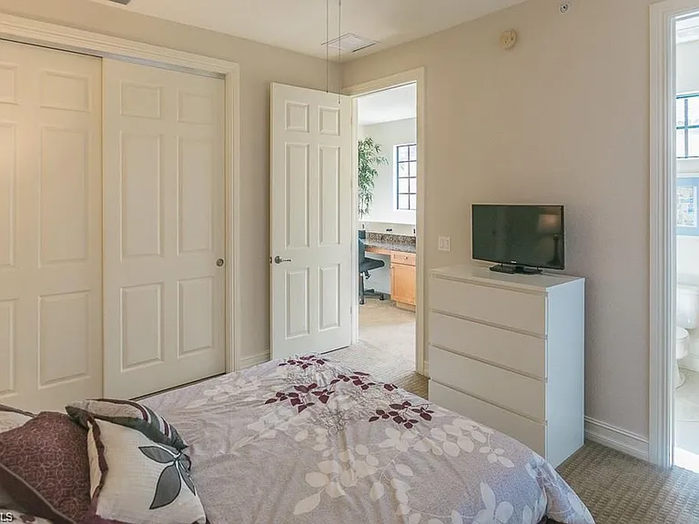 9102 Chula Vista St #11302 — Photo 23