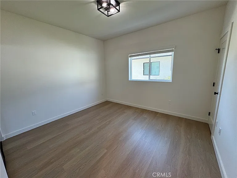 15236 Kingsbury St — Photo 14