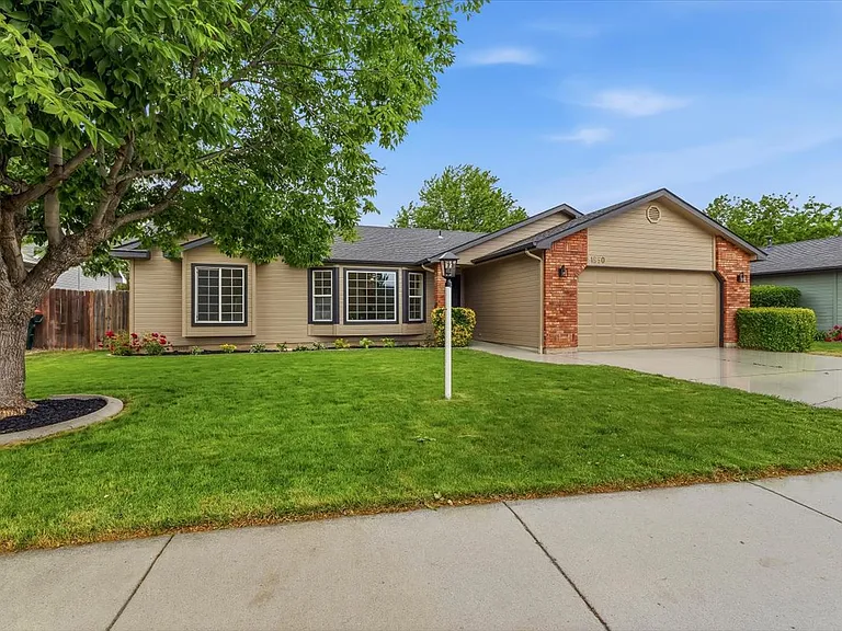 1950 E Challis Dr — Photo 29