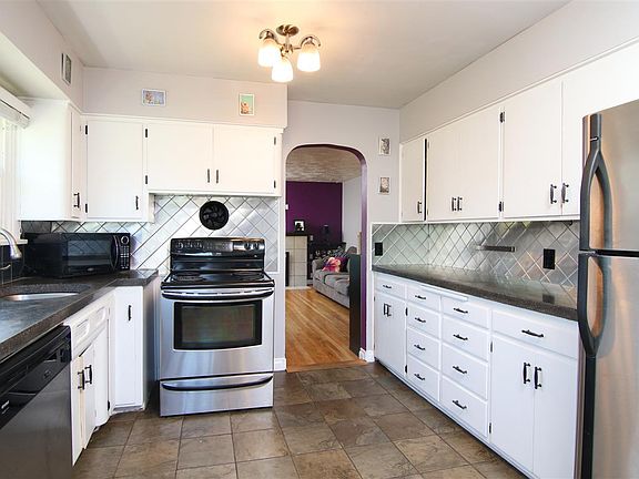 4th image of 9325 E Nixon Ave