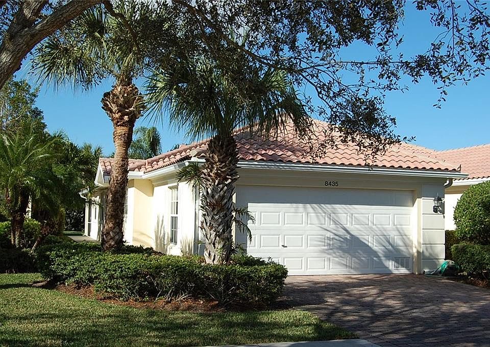 1st image of 8435 SE Retreat Dr