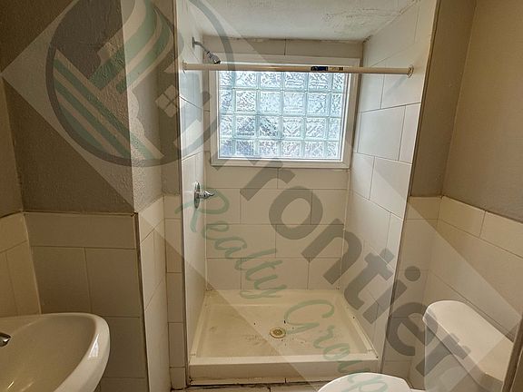 5th image of 502 19th St APT 3