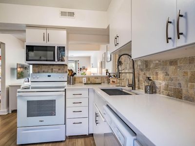 220 Elizabeth St APT F2, Chapel Hill, NC, 27514