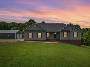 1350 Old County House Rd, Charlotte, TN 37036