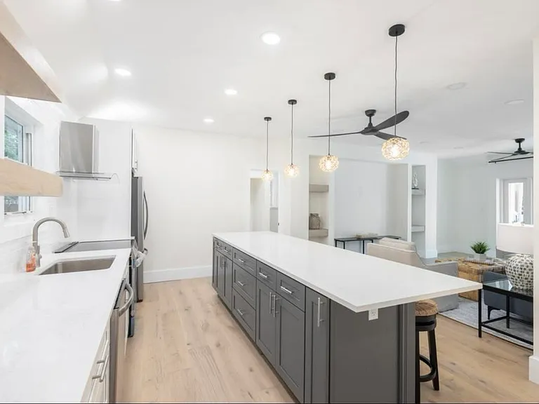 1215 Grinnell St #D — Photo 5