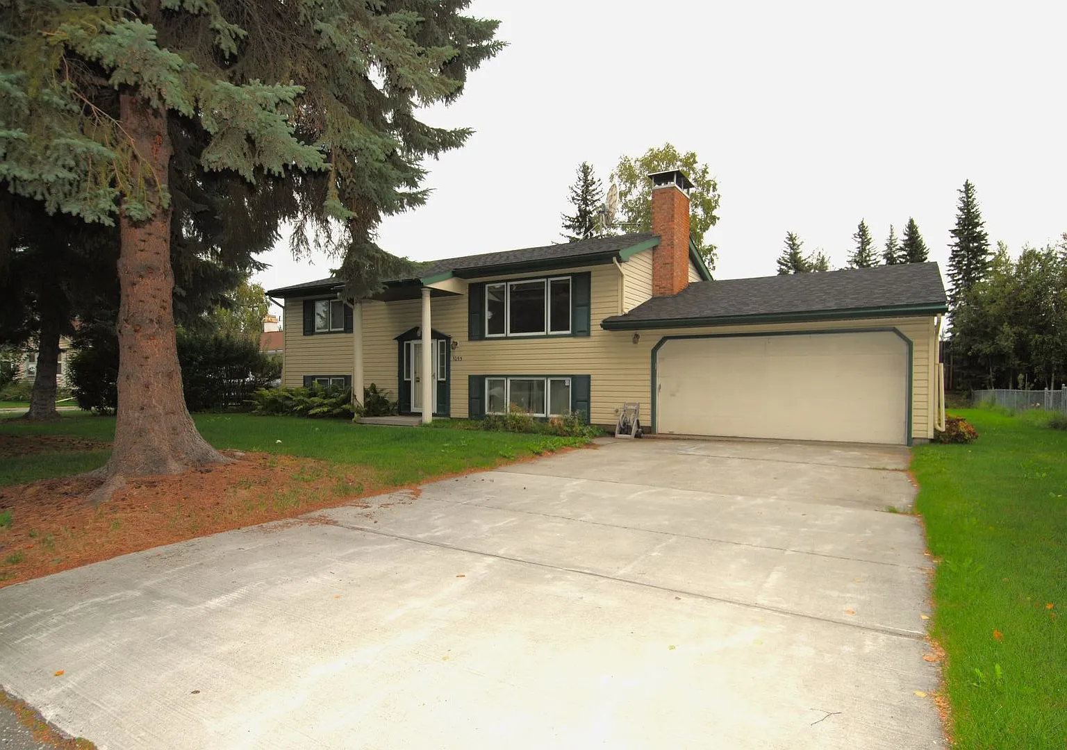Gorgeous 4 bed / 2 bath with Heated Garage — Photo 1