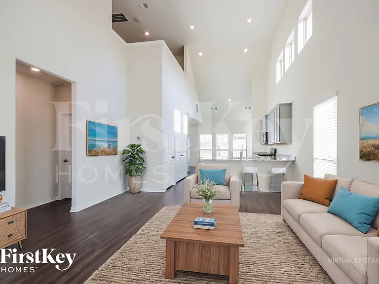 12543 Highgrove Springs Dr — Photo 4