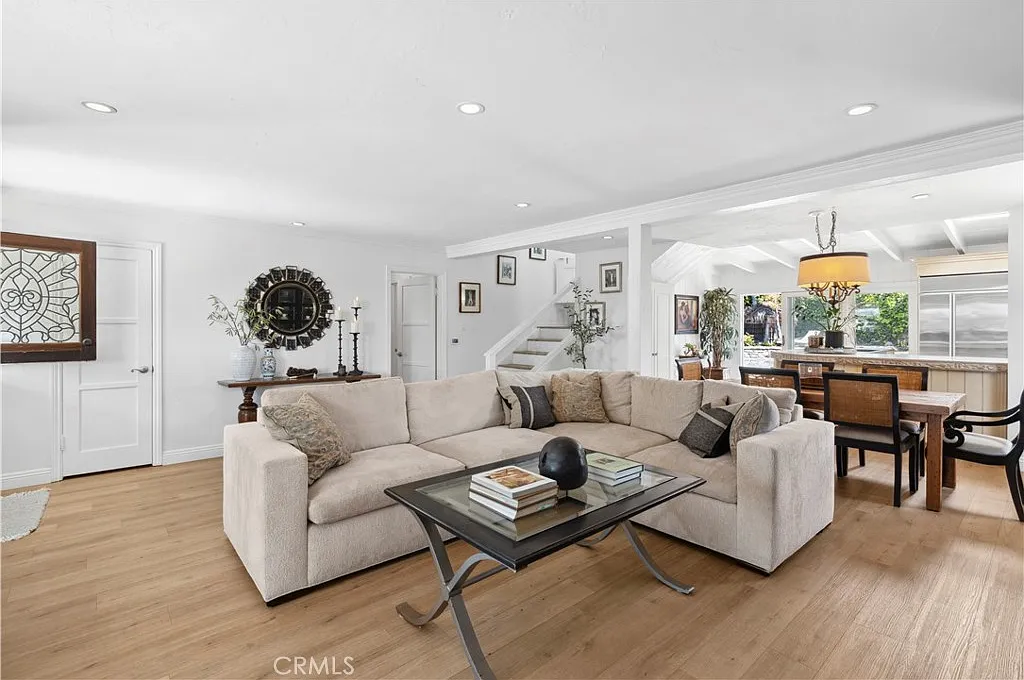4 bed, 3.5 bath, 2463 sqft, $14,000 — Photo 4