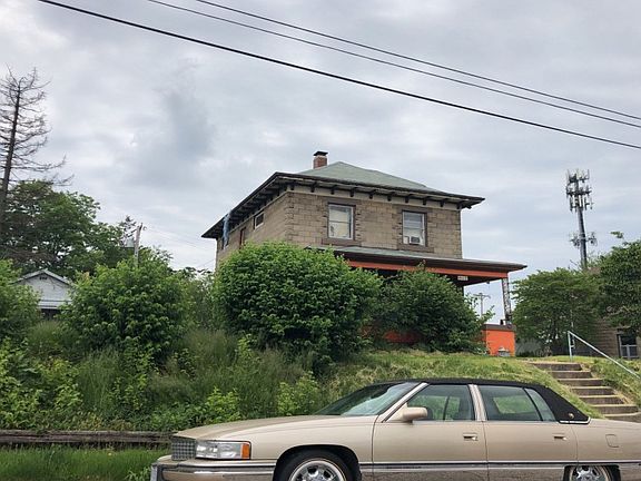3rd image of 647 Pritz Ave