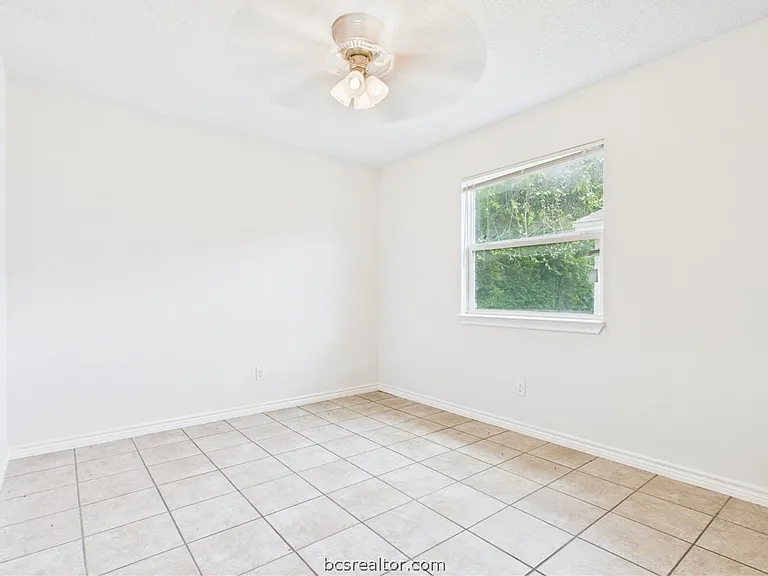1902 Finfeather Rd #B — Photo 13