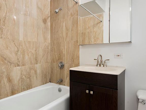 3rd image of 201 W 72nd St APT 15G
