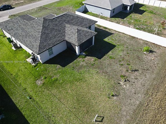 3rd image of 2507 NW 8th Pl