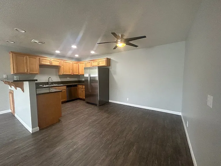 Twin Pines Apartments — Photo 43