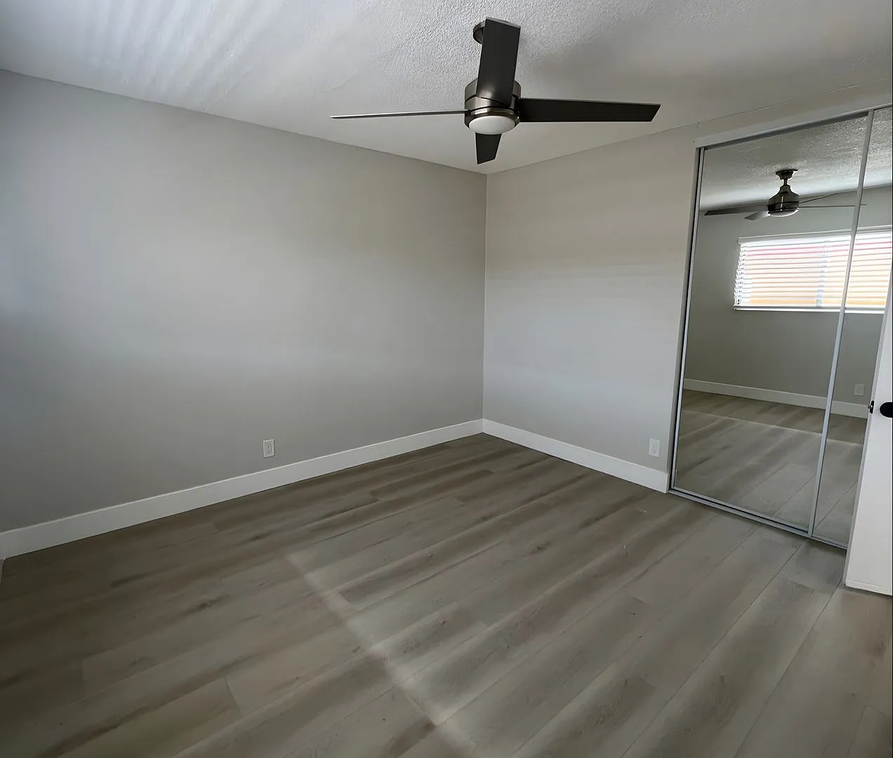 2 bed, 1.0 bath, $2,400 — Photo 3