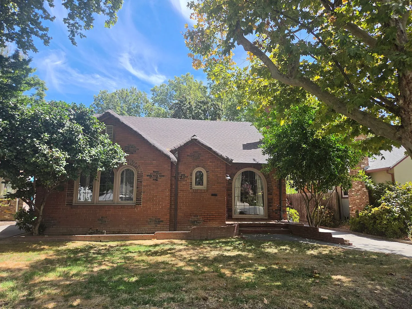 This Beautiful Land Park Home is a Charmer! — Photo 2
