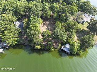 2522 Palmer Dr, Lenoir City, TN 37772