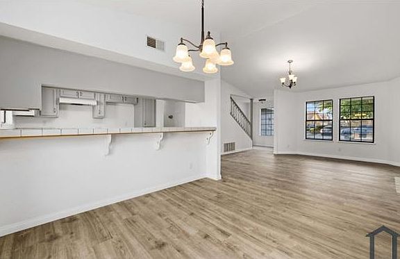 2nd image of 1222 W Avenue H1