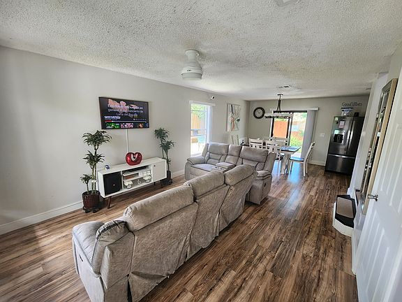 5th image of 13701 Glasser Ave #3