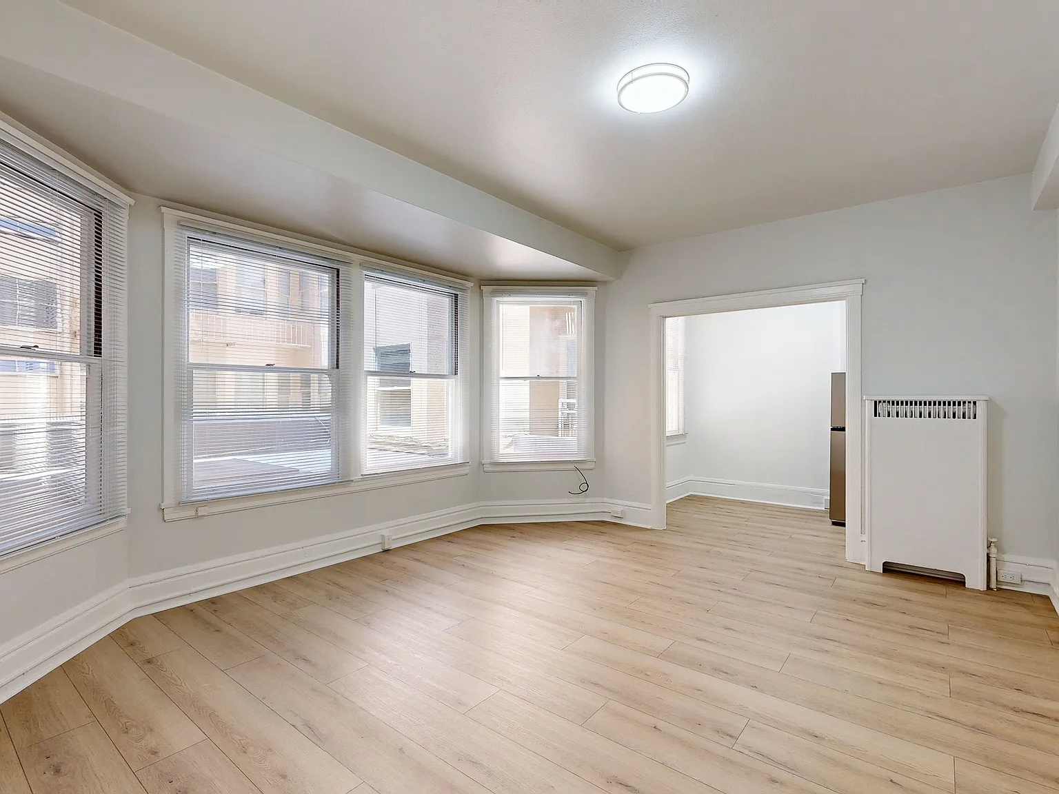 Bright & Spacious Studio Near Union Square Pet Friendly — Photo 3