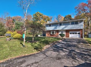 7682 Hemlock Ln, Cresco, PA 18326