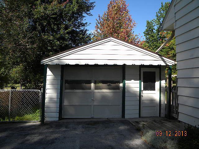 1st image of 2435 Linda St
