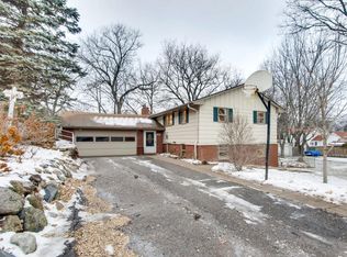 3325 Flag Cir, New Hope, MN 55427