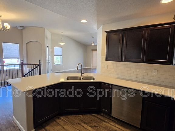 5th image of 4437 Quartzite Pl