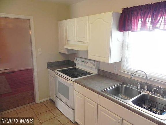 5th image of 703 Littlepage St